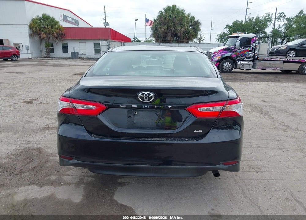 2018 TOYOTA CAMRY LE VIN: 4T1B11HK2JU091585