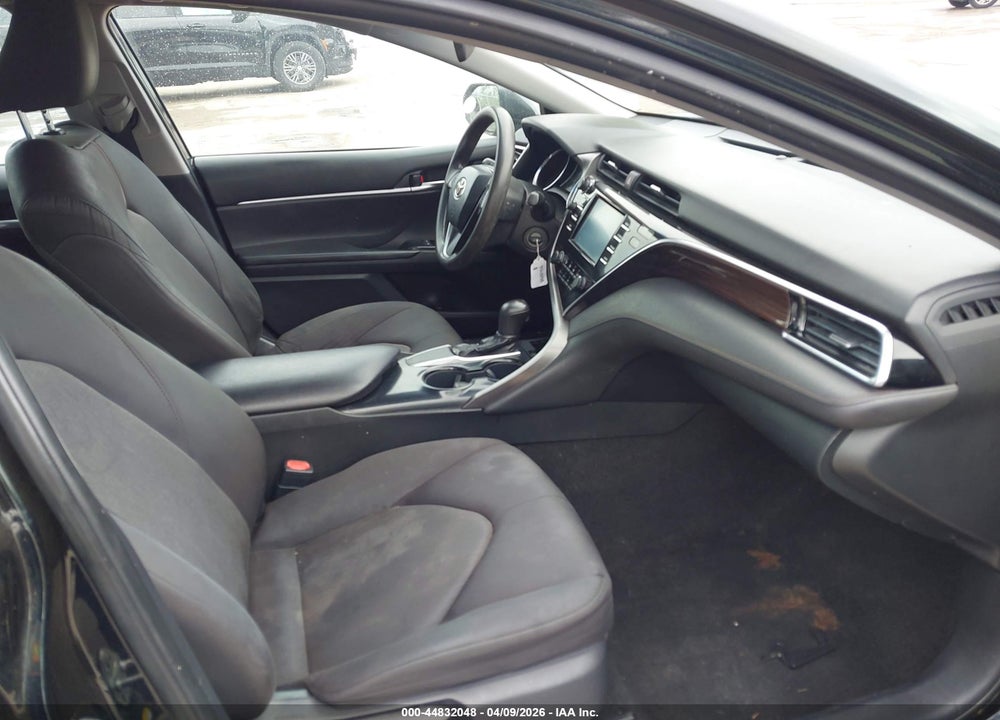 2018 TOYOTA CAMRY LE VIN: 4T1B11HK2JU091585