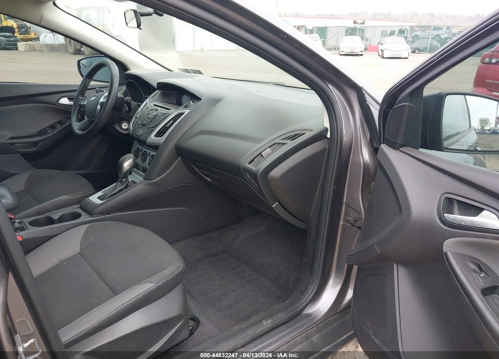 2014 FORD FOCUS SE VIN: 1FADP3F28EL377792