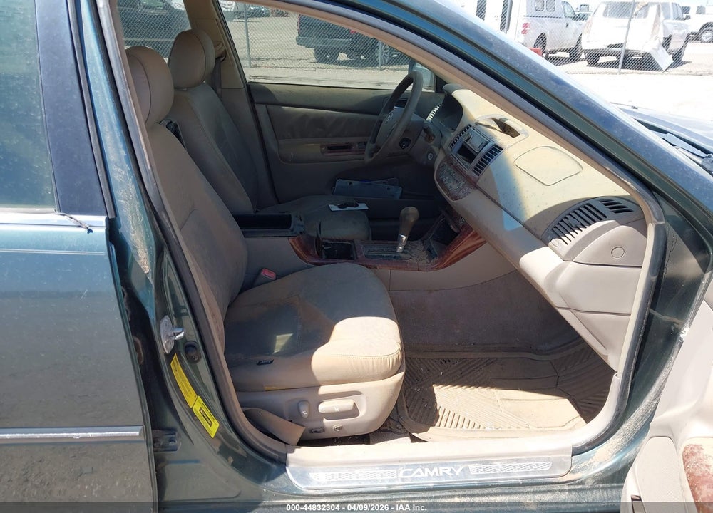 2005 TOYOTA CAMRY XLE VIN: 4T1BE30K75U082804