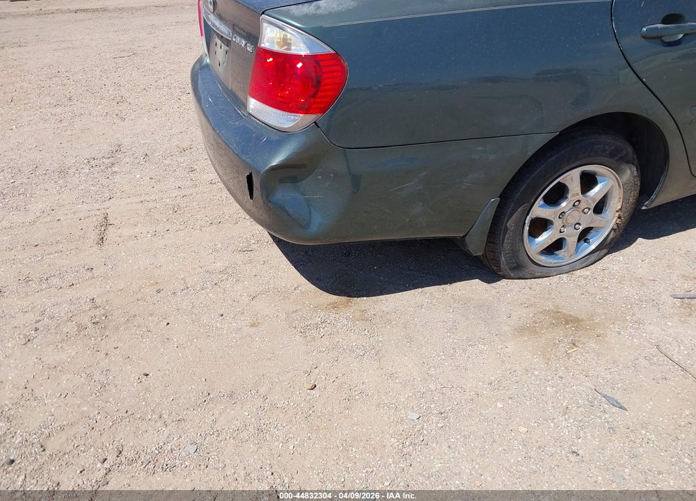 2005 TOYOTA CAMRY XLE VIN: 4T1BE30K75U082804