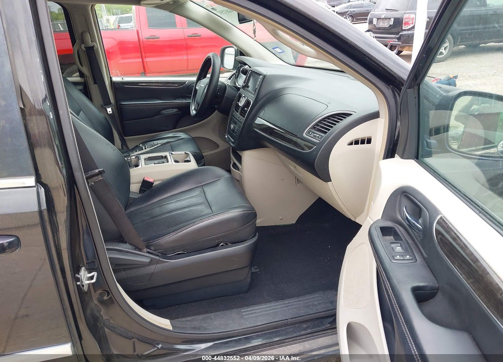 2012 CHRYSLER TOWN & COUNTRY TOURING VIN: 2C4RC1BG7CR283084