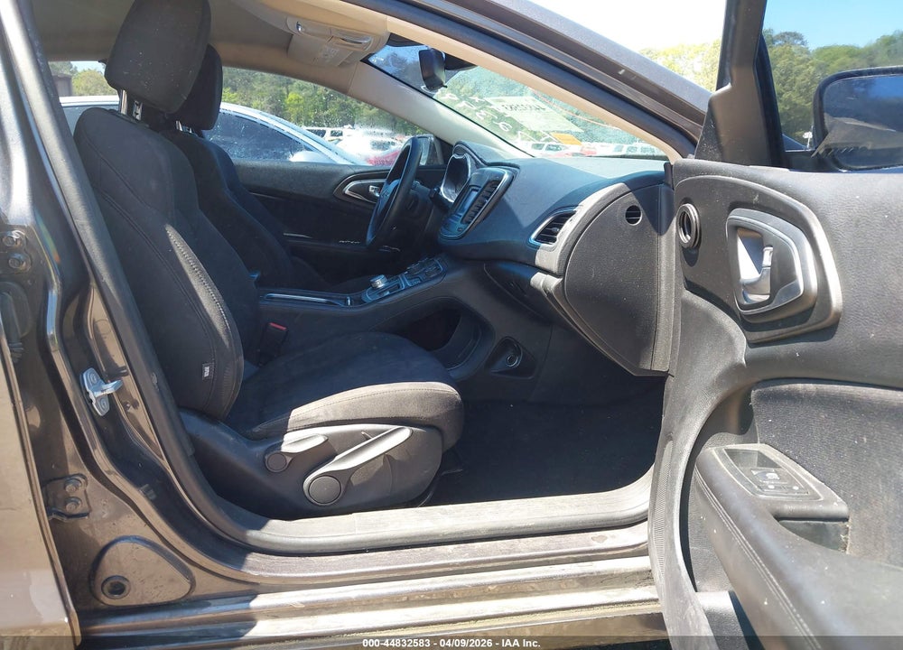 2015 CHRYSLER 200 LIMITED VIN: 1C3CCCAB8FN723990