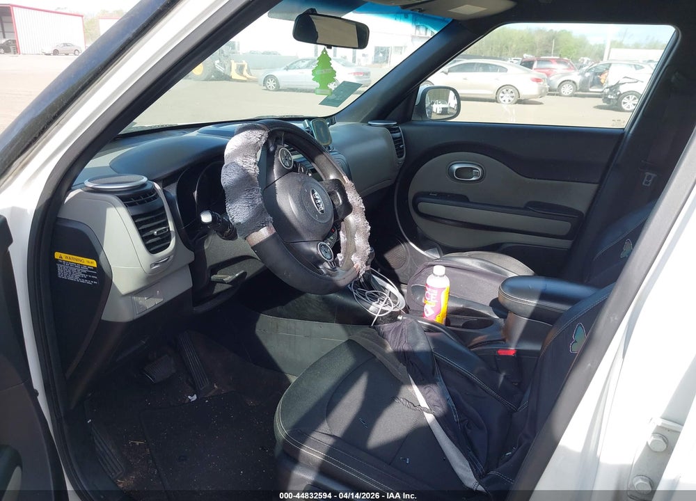 2015 KIA SOUL + VIN: KNDJP3A51F7154521