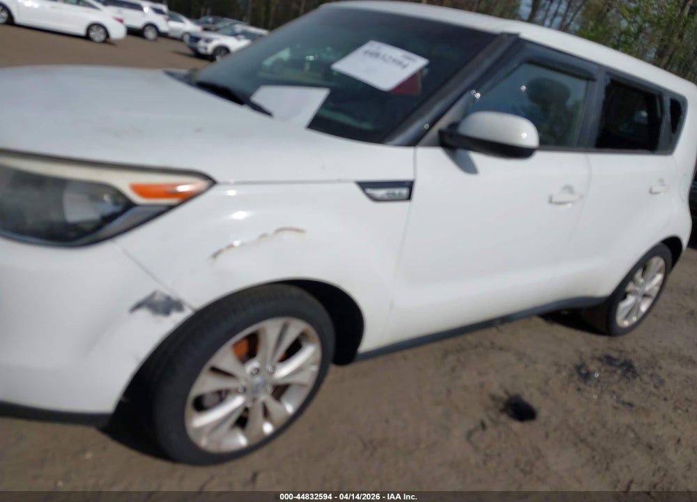 2015 KIA SOUL + VIN: KNDJP3A51F7154521
