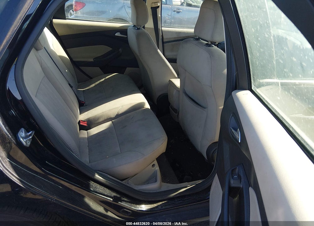 2018 FORD FOCUS SE VIN: 1FADP3K24JL241868