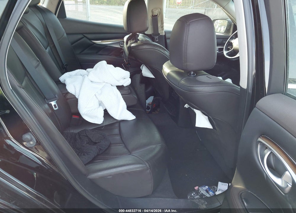 2011 INFINITI M37 VIN: JN1BY1AP7BM321583