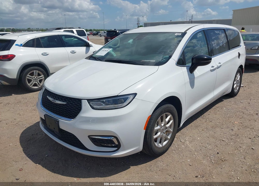 2024 CHRYSLER PACIFICA TOURING L VIN: 2C4RC1BG2RR122750