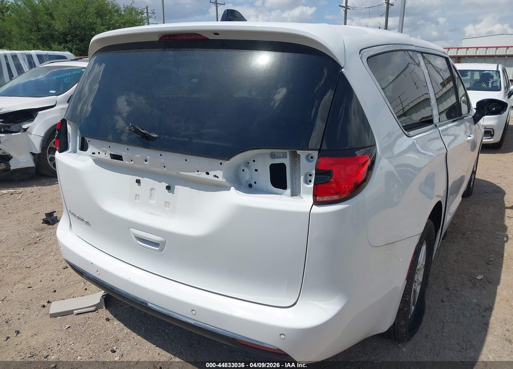 2024 CHRYSLER PACIFICA TOURING L VIN: 2C4RC1BG2RR122750