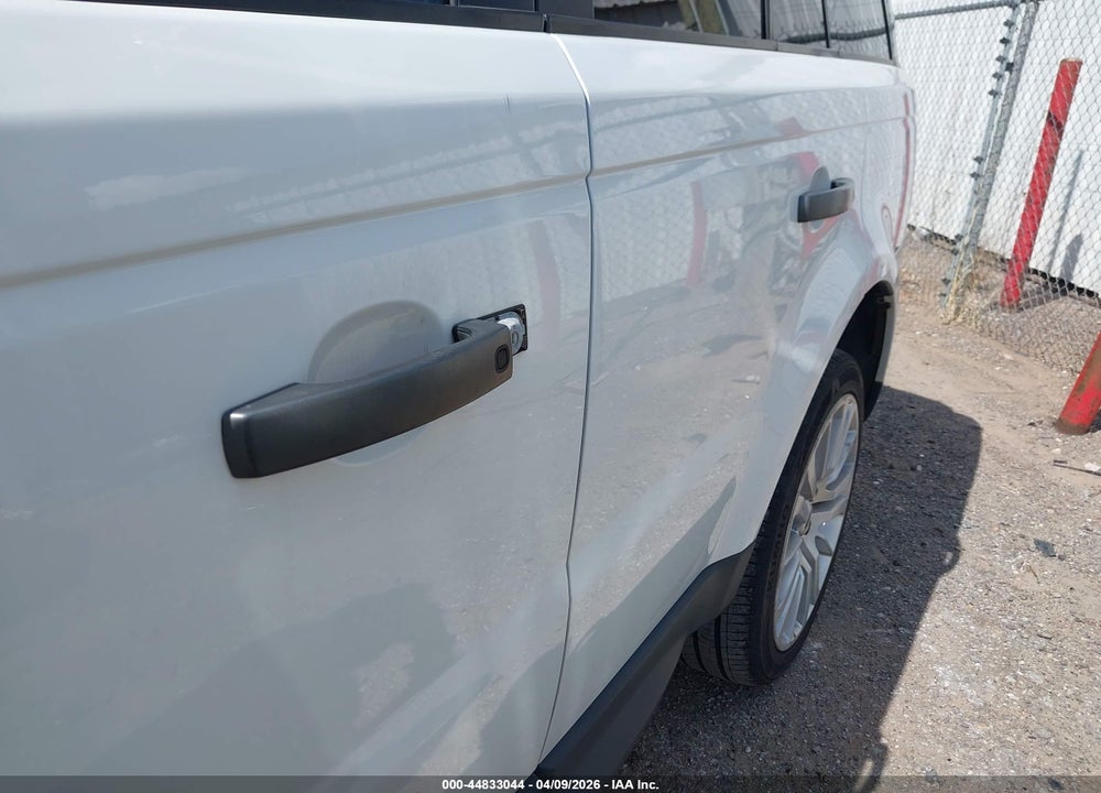 2011 LAND ROVER RANGE ROVER SPORT HSE VIN: SALSK2D49BA272418
