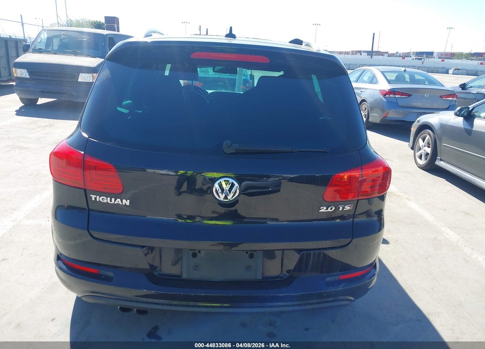 2015 VOLKSWAGEN TIGUAN R-LINE VIN: WVGAV7AX5FW606079