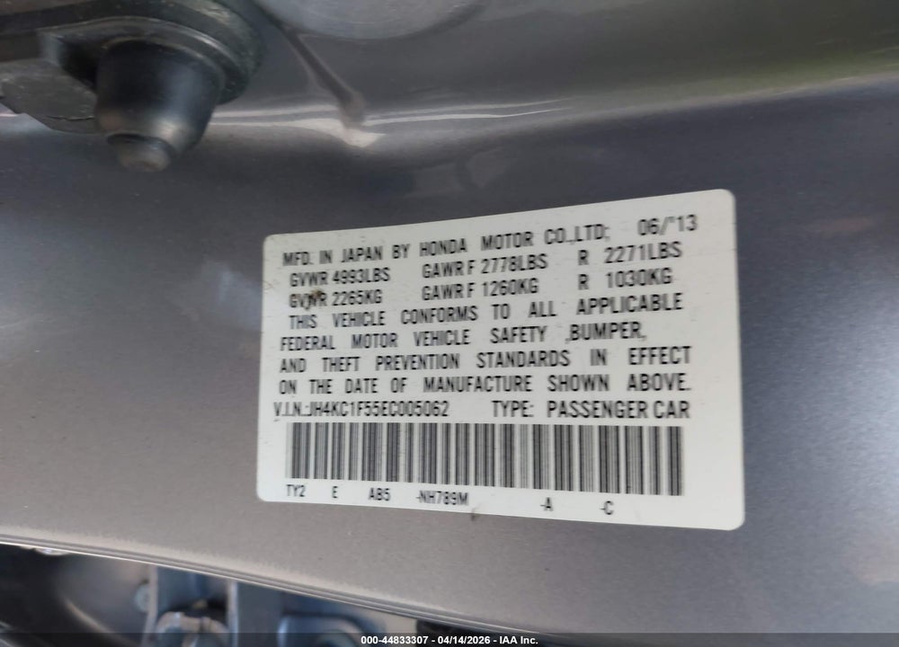 2014 ACURA RLX VIN: JH4KC1F55EC005062