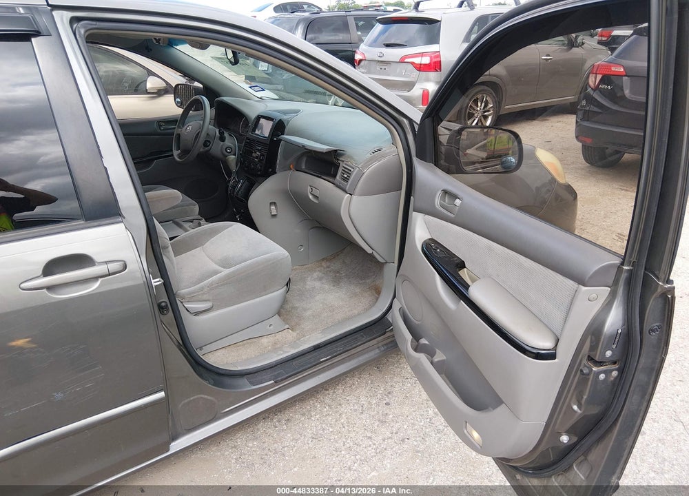 2005 TOYOTA SIENNA CE VIN: 5TDZA23C45S233048