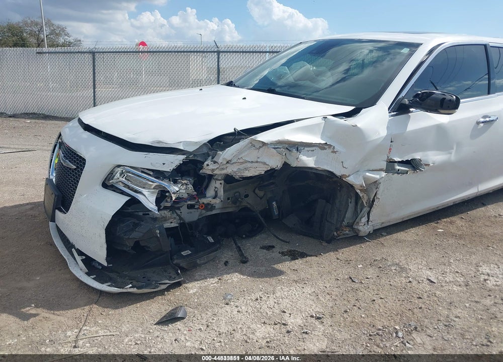 2015 CHRYSLER 300C VIN: 2C3CCAET8FH875879