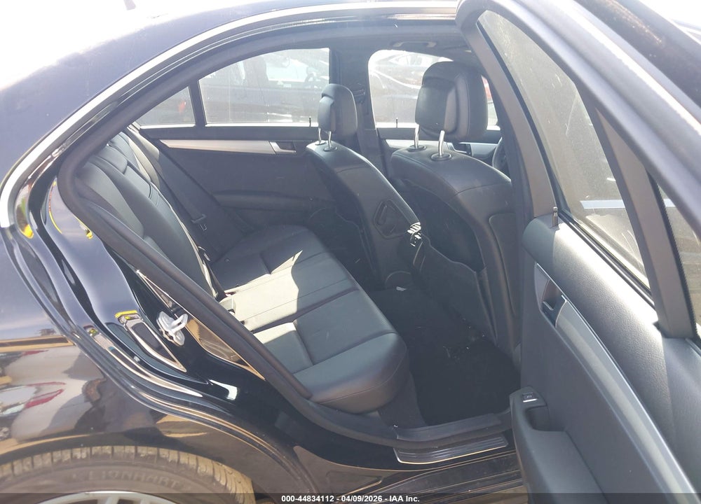 2014 MERCEDES-BENZ C 250 SPORT VIN: WDDGF4HB6ER305411