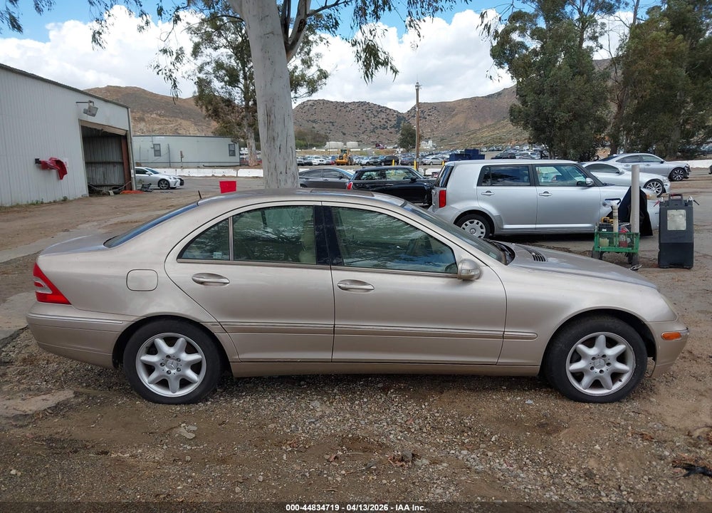 2002 MERCEDES-BENZ C 240 VIN: WDBRF61J92F239755