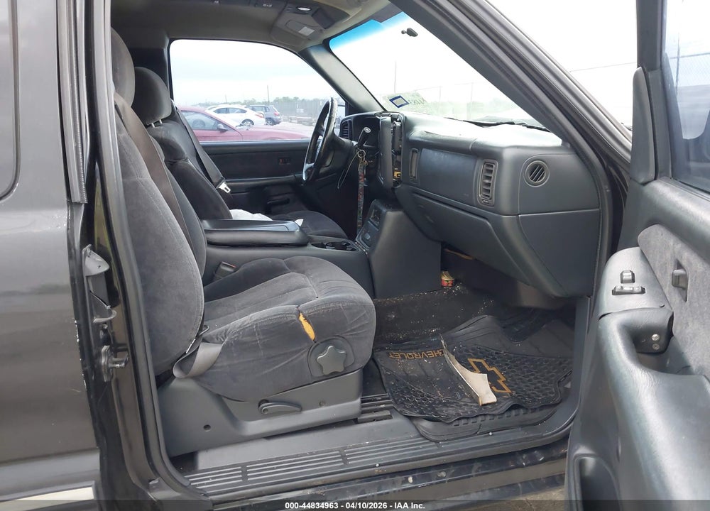 2000 CHEVROLET SILVERADO 1500 LS VIN: 2GCEC19V8Y1354026