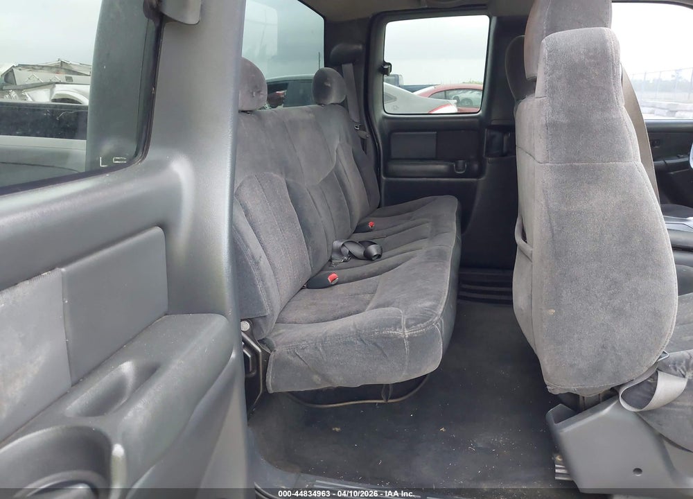 2000 CHEVROLET SILVERADO 1500 LS VIN: 2GCEC19V8Y1354026