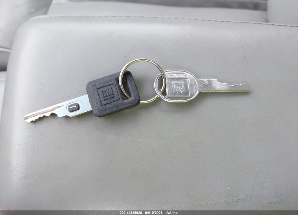 1994 OLDSMOBILE 98 REGENCY VIN: 1G3CX52L9R4319707