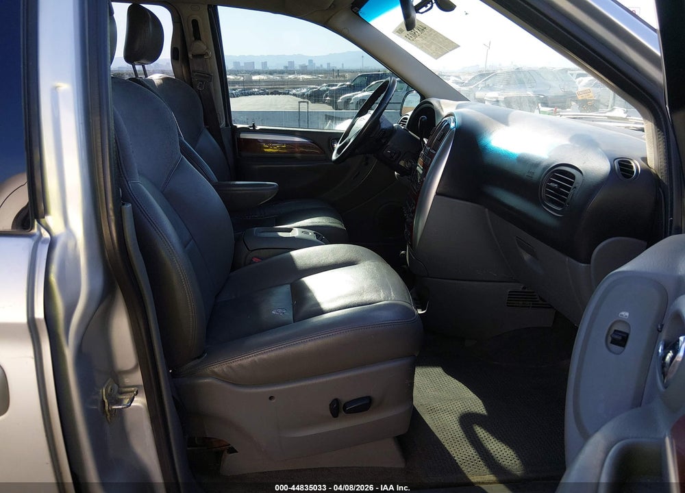 2005 CHRYSLER TOWN & COUNTRY LIMITED VIN: 2C8GP64L35R283913