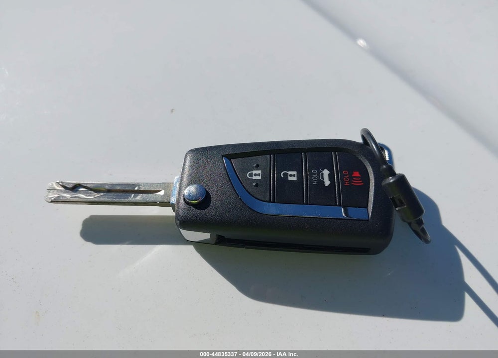 2025 TOYOTA COROLLA LE VIN: 5YFB4MDE2SP265781