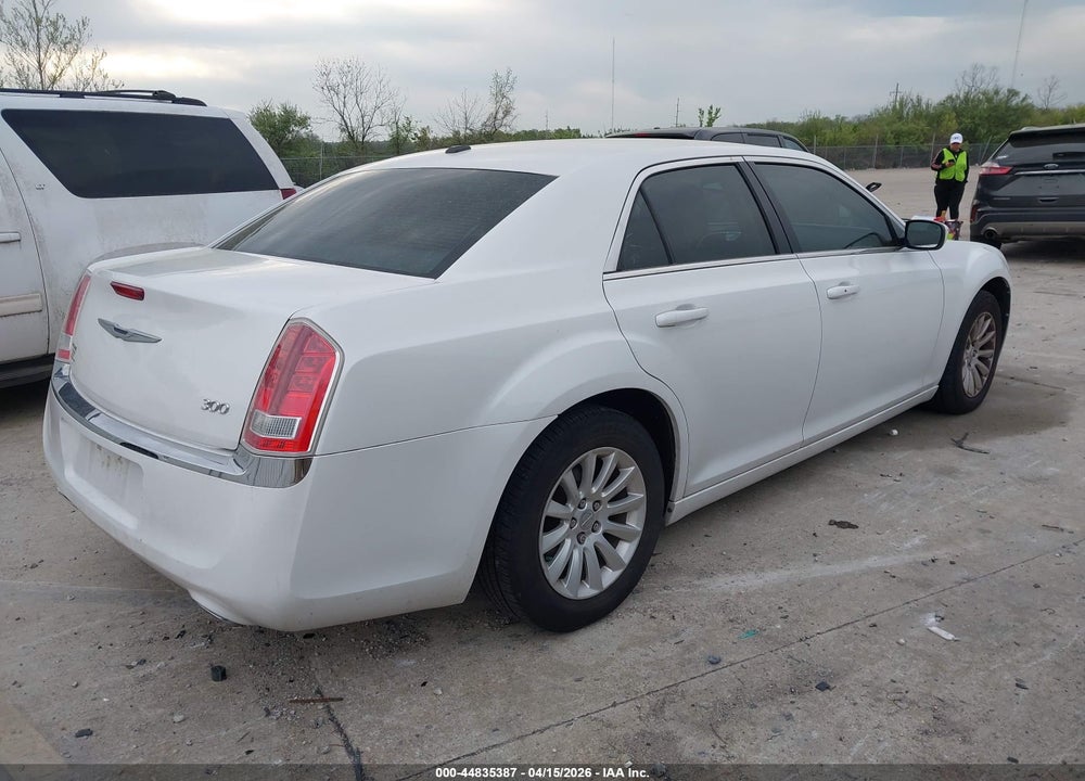 2014 CHRYSLER 300 VIN: 2C3CCAAG8EH182785