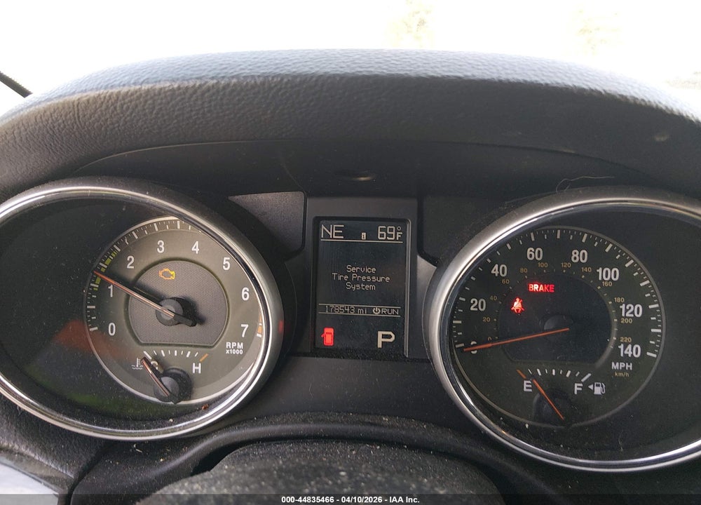 2011 JEEP GRAND CHEROKEE LAREDO VIN: 1J4RR4GG0BC677925