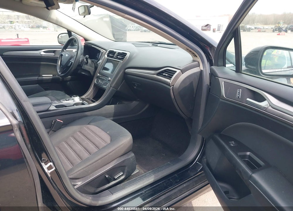 2017 FORD FUSION SE VIN: 3FA6P0HD2HR411883