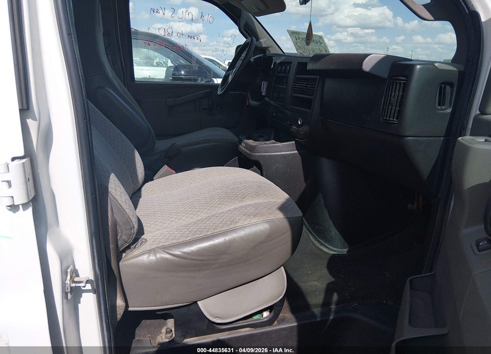 2020 CHEVROLET EXPRESS PASSENGER RWD 3500 EXTENDED WHEELBASE LT VIN: 1GAZGPFG9L1138448