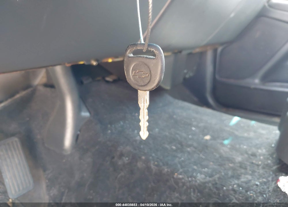 2002 CHEVROLET SILVERADO 1500 LS VIN: 2GCEK19T621267783