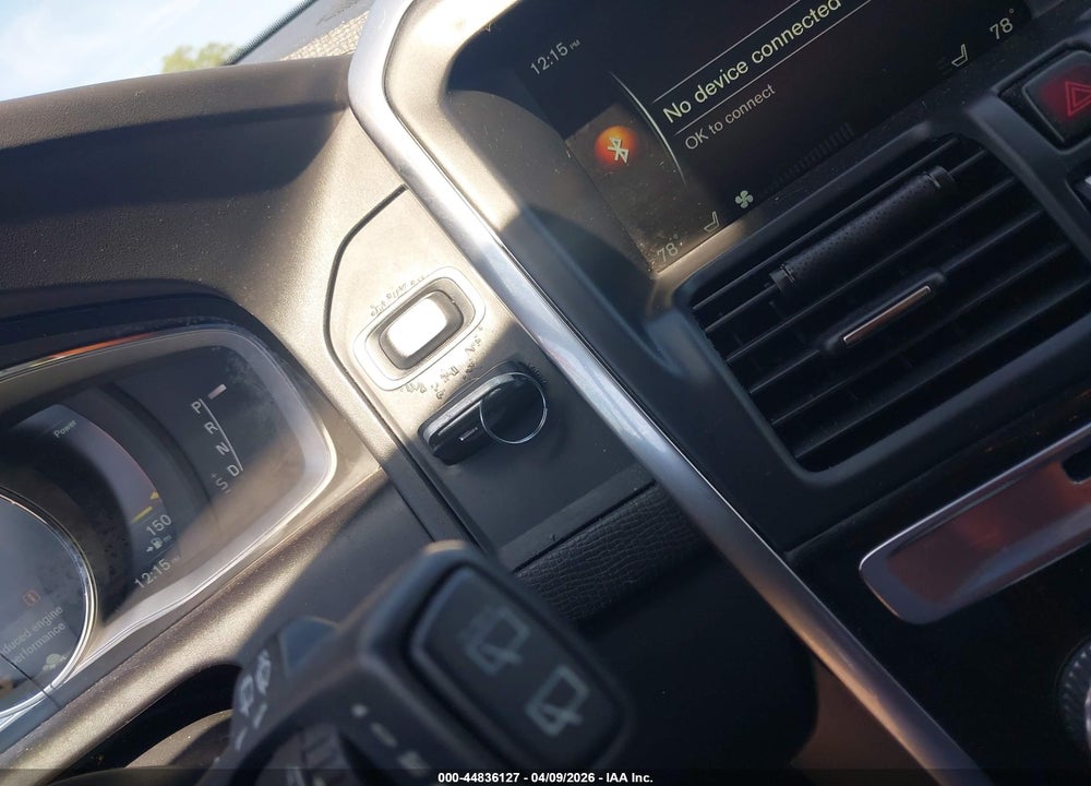 2015 VOLVO XC60 T5 PLATINUM VIN: YV440MDM3F2645550
