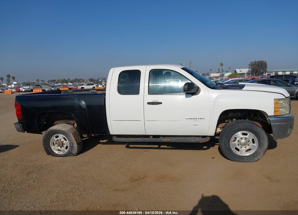 2013 CHEVROLET SILVERADO 2500HD LT VIN: 1GC2KXE83DZ175158
