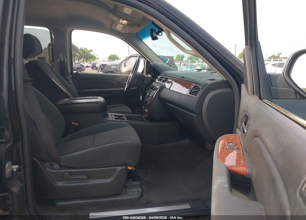 2007 CHEVROLET TAHOE LT VIN: 1GNFK13067J341064