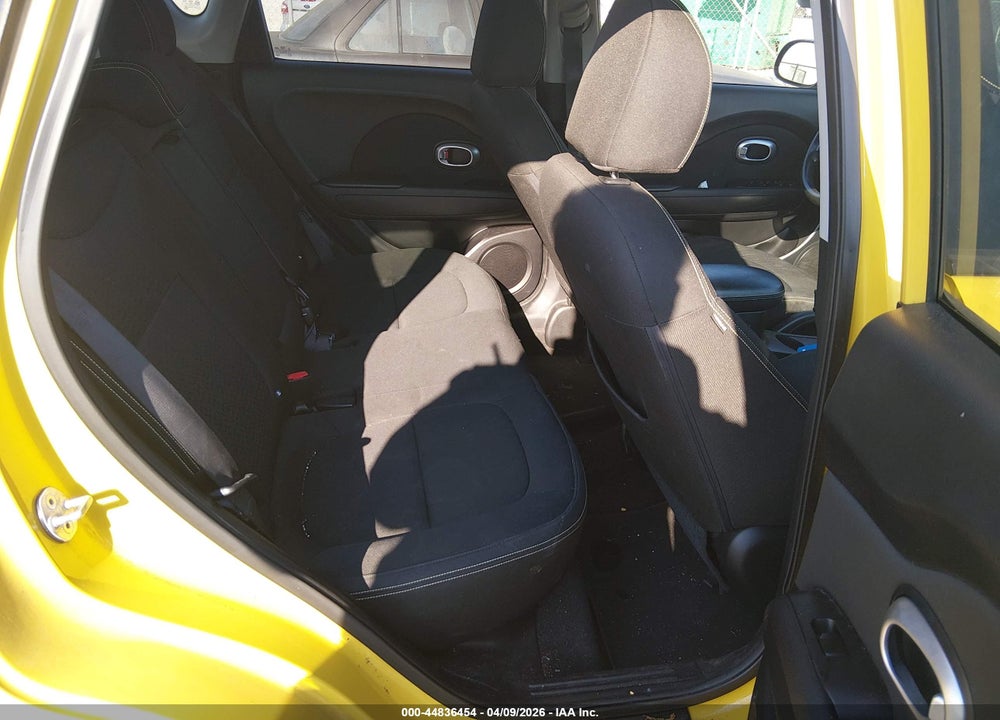 2014 KIA SOUL + VIN: KNDJP3A52E7005677