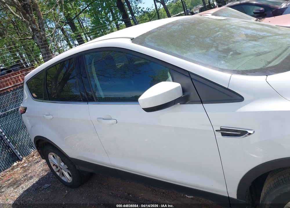 2017 FORD ESCAPE SE VIN: 1FMCU9GD6HUB68143