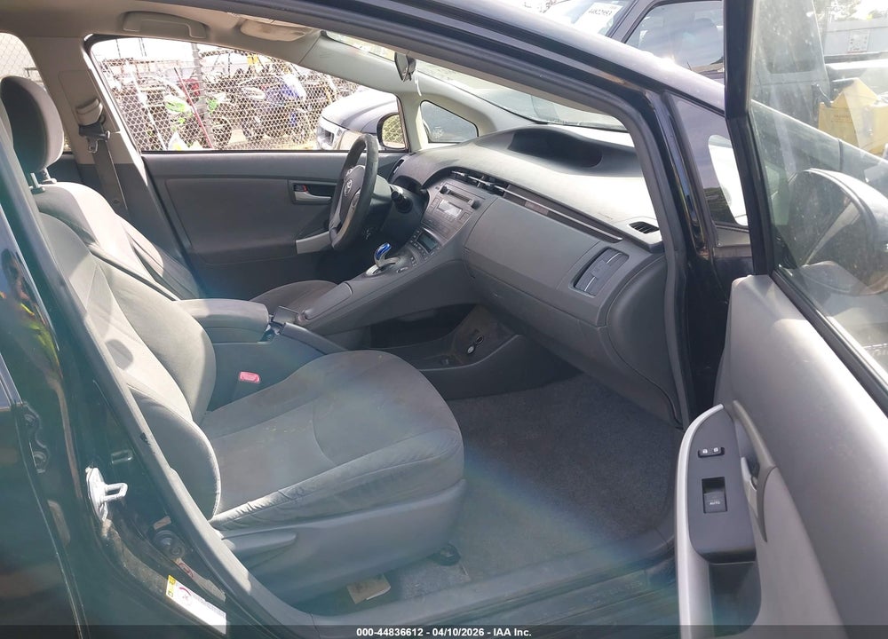 2011 TOYOTA PRIUS TWO VIN: JTDKN3DU5B1411089