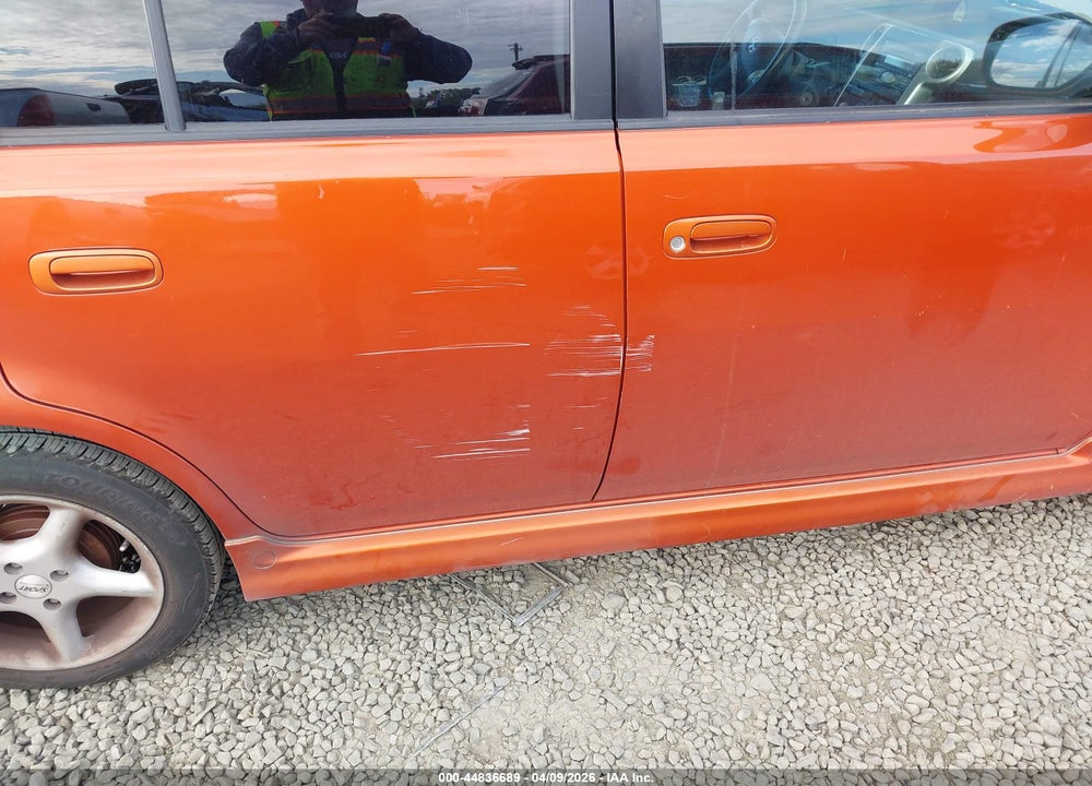 2004 SCION XB VIN: JTLKT324440161382