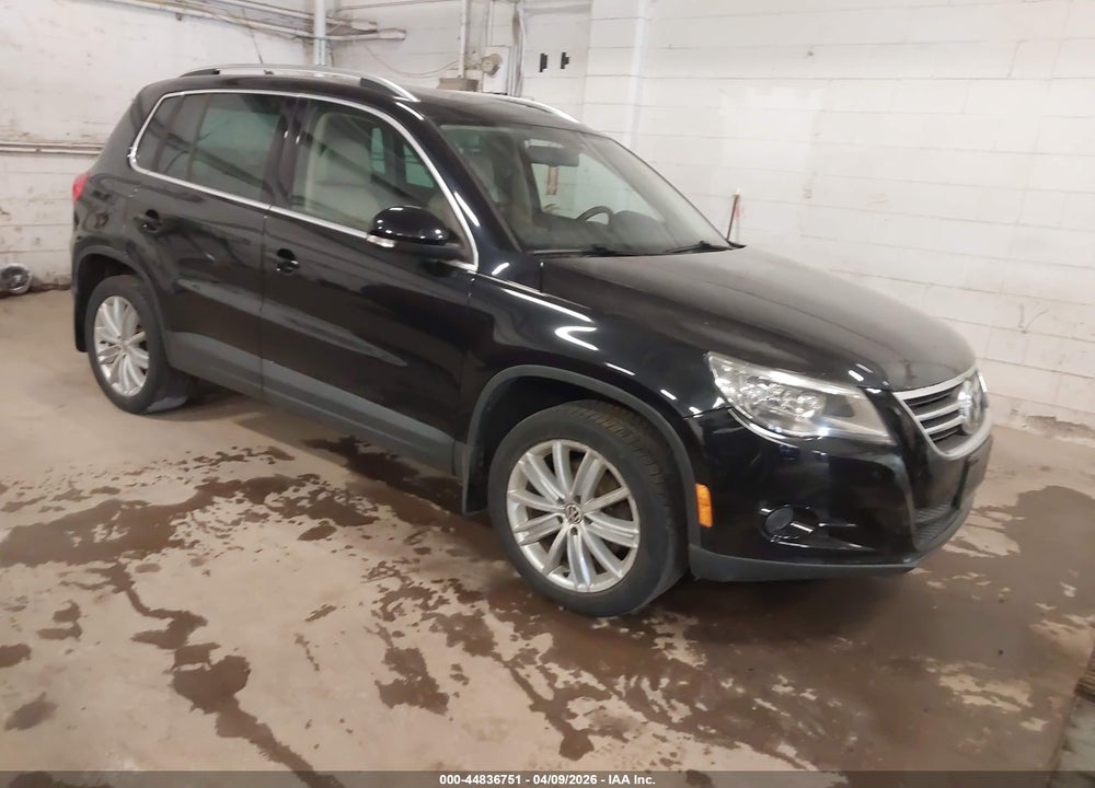 2010 VOLKSWAGEN TIGUAN SEL VIN: WVGAV7AX2AW527896