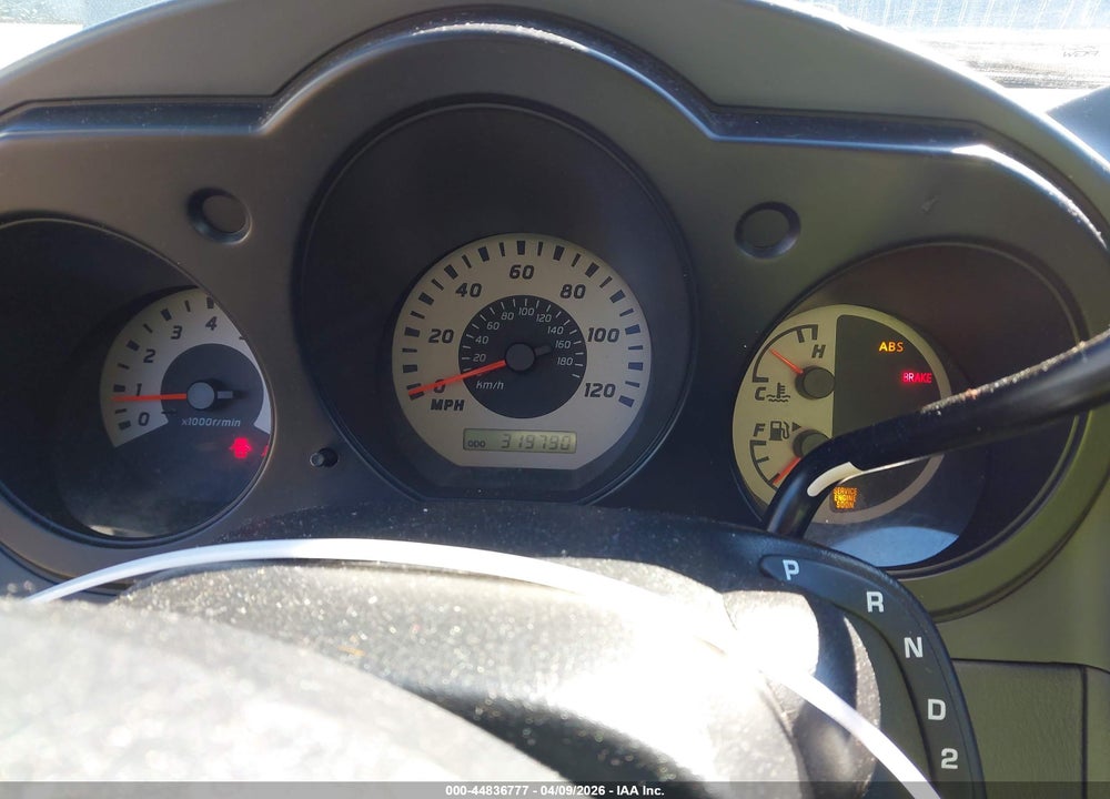 2004 NISSAN FRONTIER XE VIN: 1N6DD26T04C418529