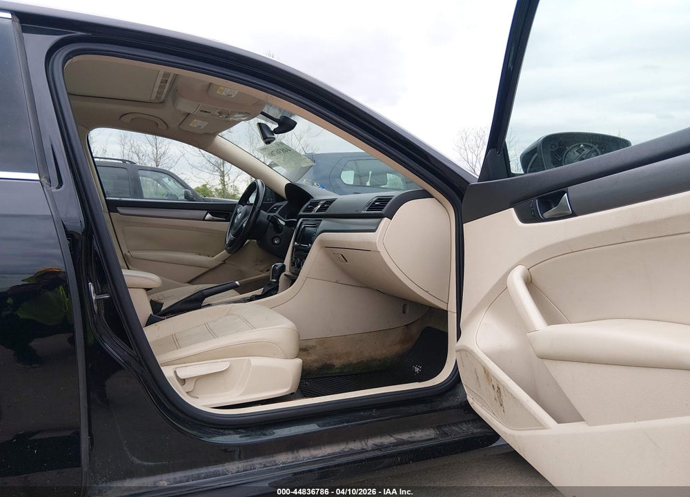 2014 VOLKSWAGEN PASSAT 2.5L SE VIN: 1VWBP7A36EC014736