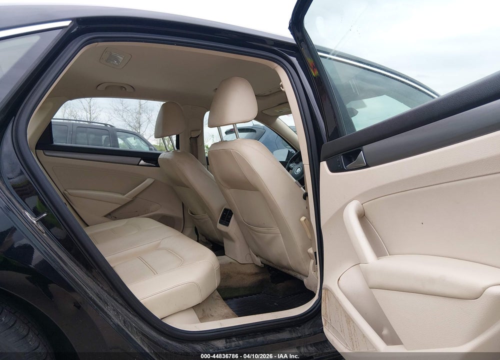 2014 VOLKSWAGEN PASSAT 2.5L SE VIN: 1VWBP7A36EC014736