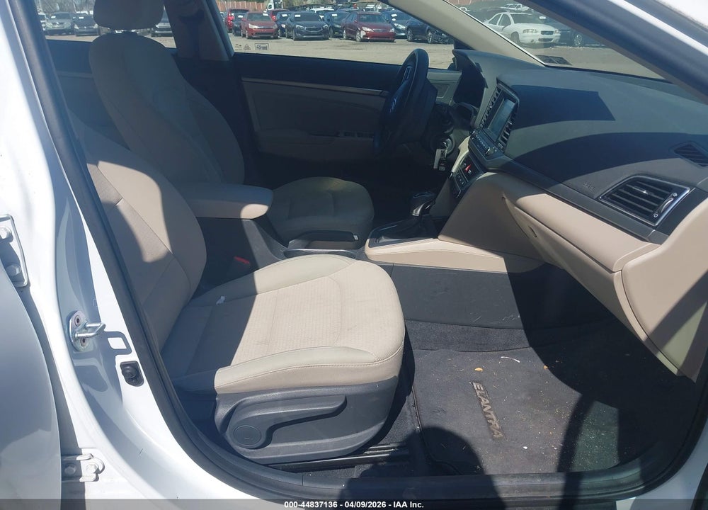 2017 HYUNDAI ELANTRA SE VIN: 5NPD84LF9HH080639
