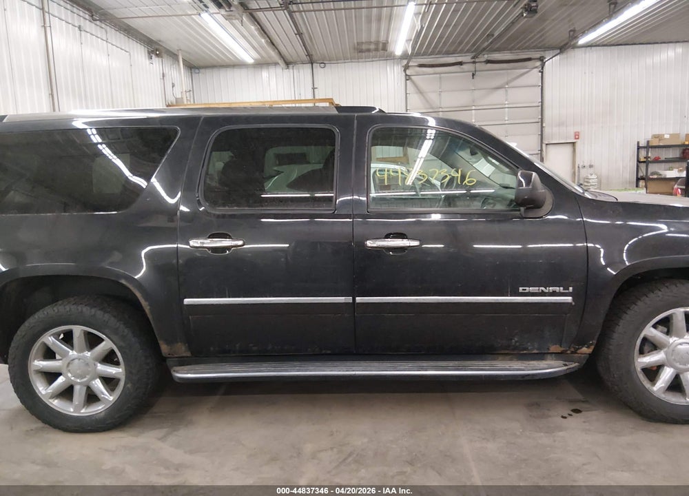 2011 GMC YUKON XL 1500 DENALI VIN: 1GKS2MEF4BR369261