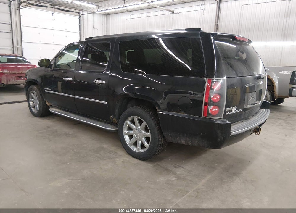 2011 GMC YUKON XL 1500 DENALI VIN: 1GKS2MEF4BR369261