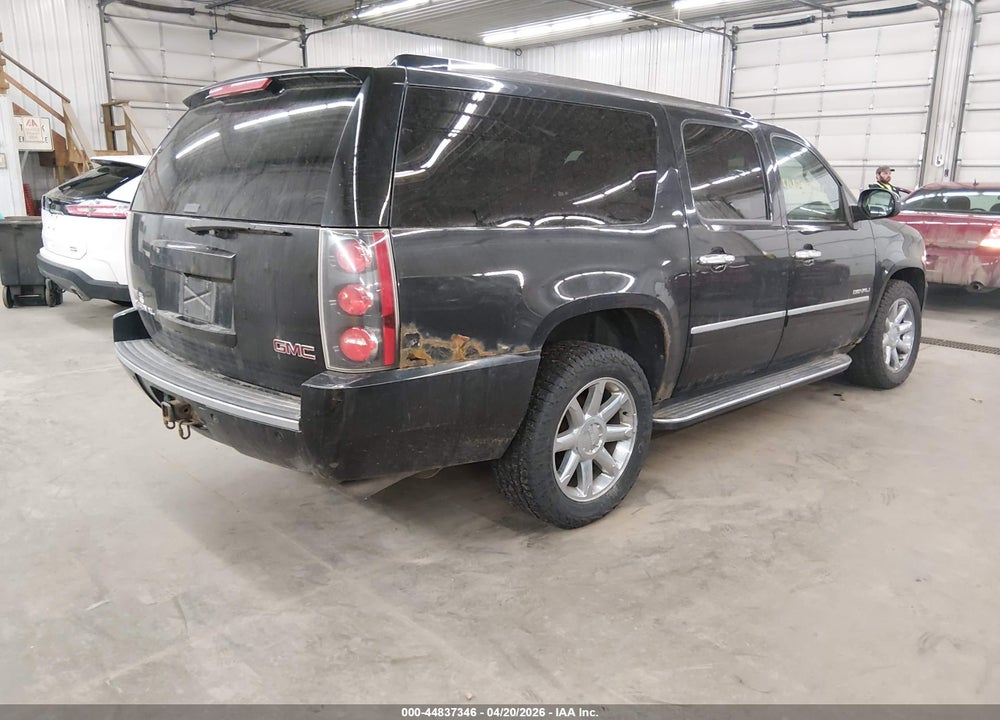 2011 GMC YUKON XL 1500 DENALI VIN: 1GKS2MEF4BR369261