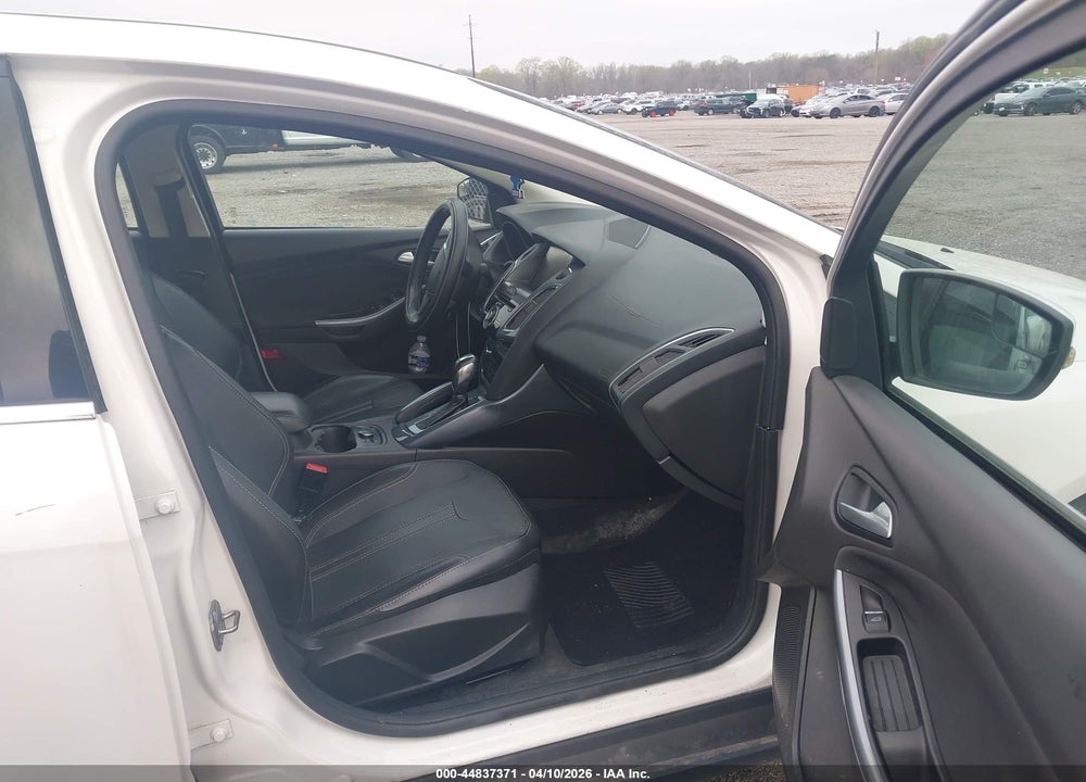 2014 FORD FOCUS TITANIUM VIN: 1FADP3J20EL160048