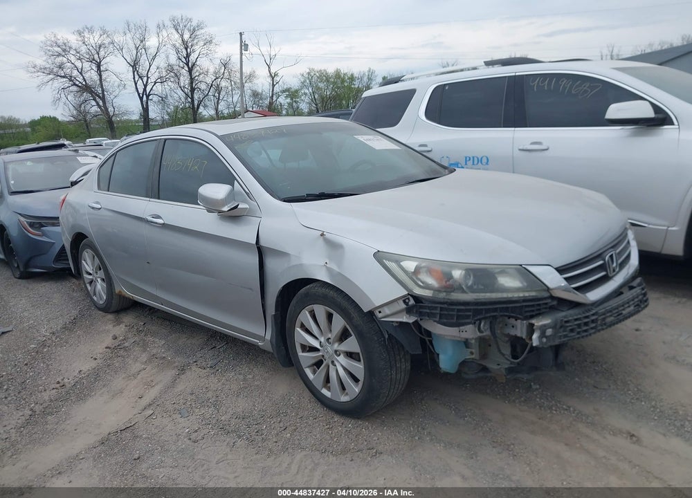 2013 HONDA ACCORD EX VIN: 1HGCR2F71DA107482