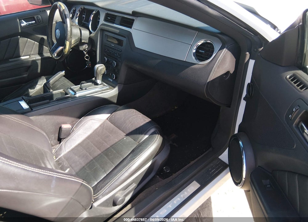 2014 FORD MUSTANG V6 PREMIUM VIN: 1ZVBP8AM2E5295128