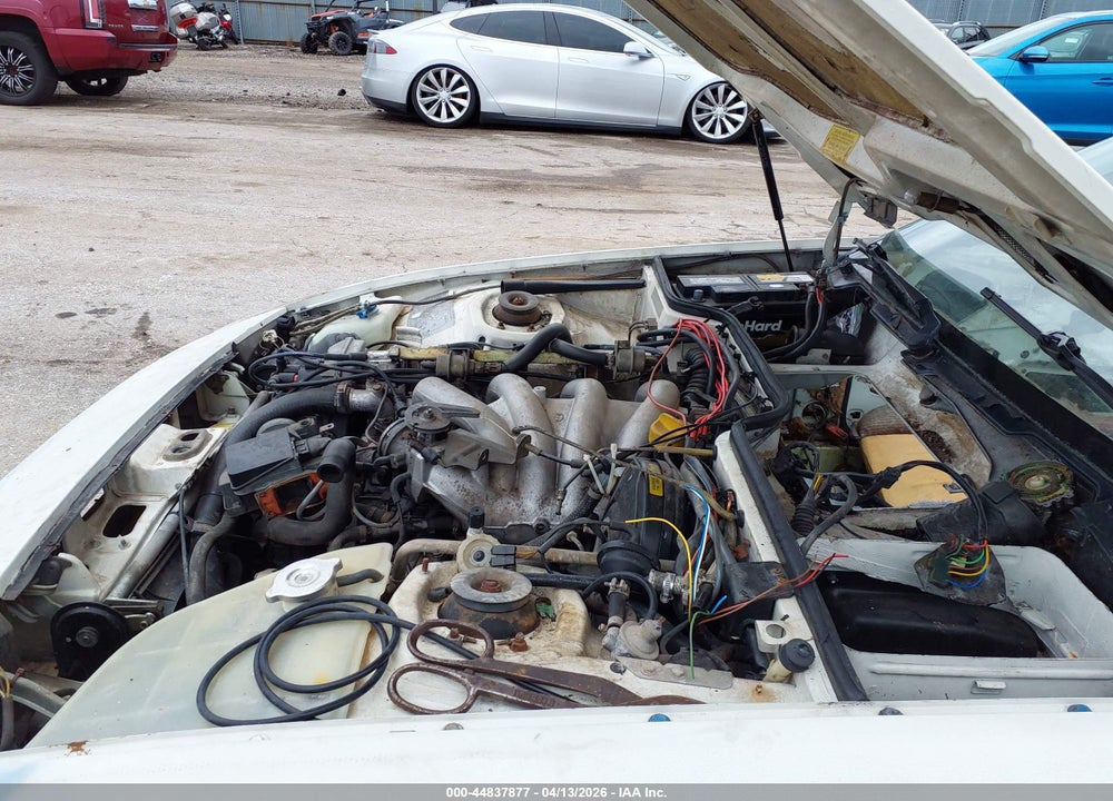 1985 PORSCHE 944 VIN: WP0AA0942FN458142