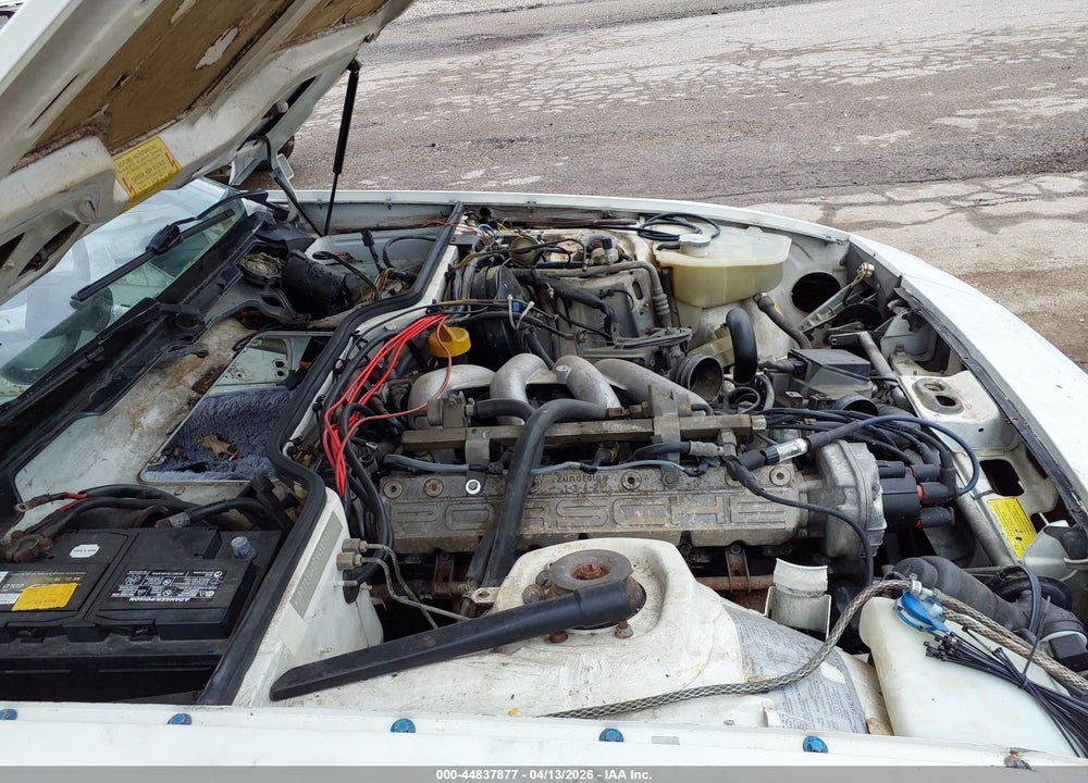 1985 PORSCHE 944 VIN: WP0AA0942FN458142